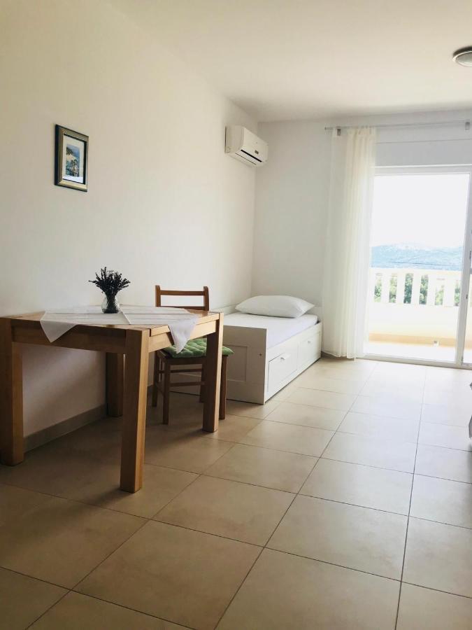 Apartments Villa Marie Сегет Враница Екстериор снимка
