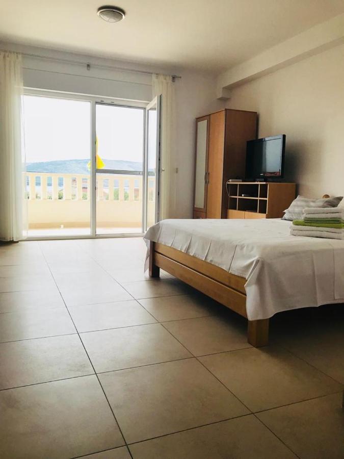 Apartments Villa Marie Сегет Враница Екстериор снимка